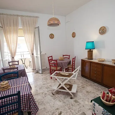 Brezza Di Mare לינה וארוחת בוקר